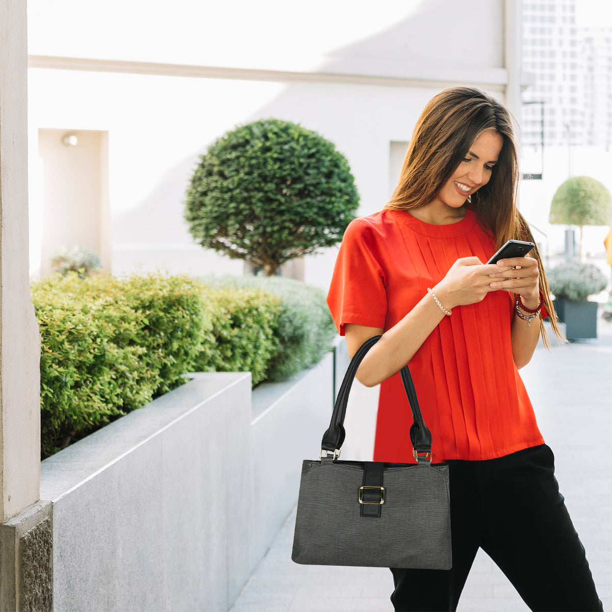 Elegant Grey & Black Bag – Stylish & Spacious Handbag for Women