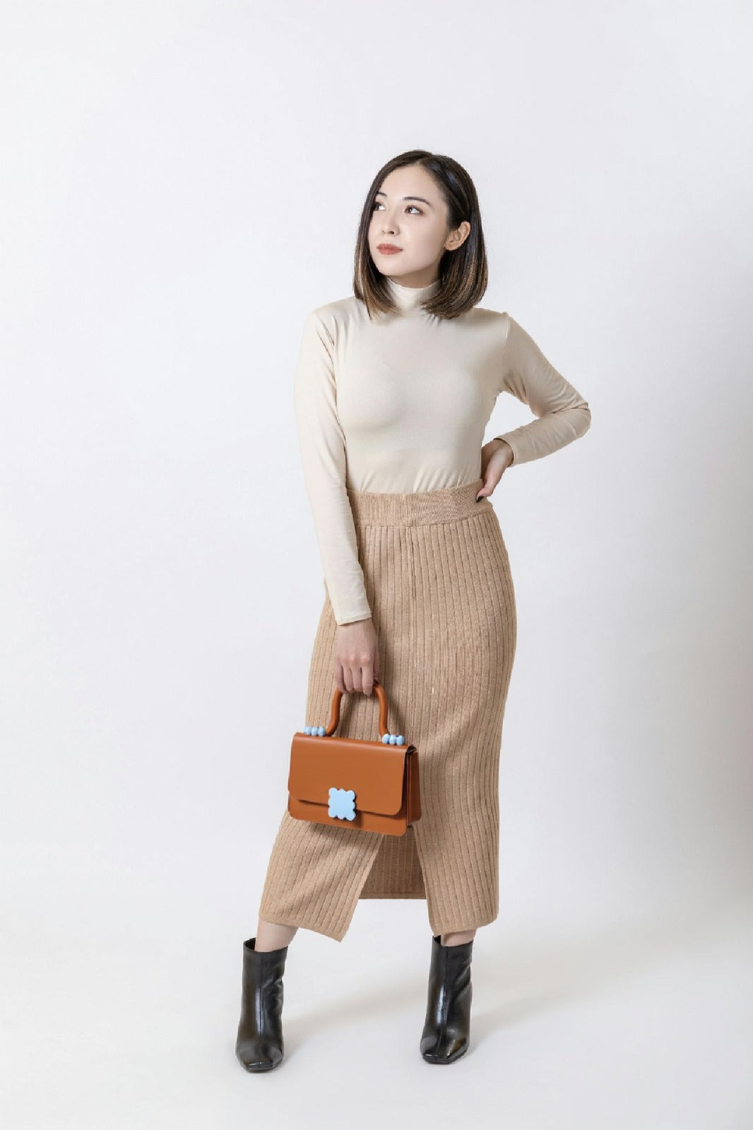 Chic Handbag – Elegant & Trendy Shoulder Bag for Women