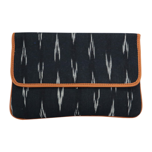 Women’s Woven Flap Clutch with Detachable Chain Strap