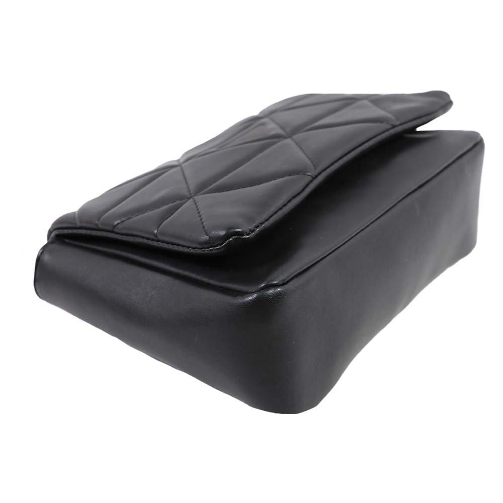 Elegant Quilted Sling Bag with Mini Pouch – Chic & Versatile