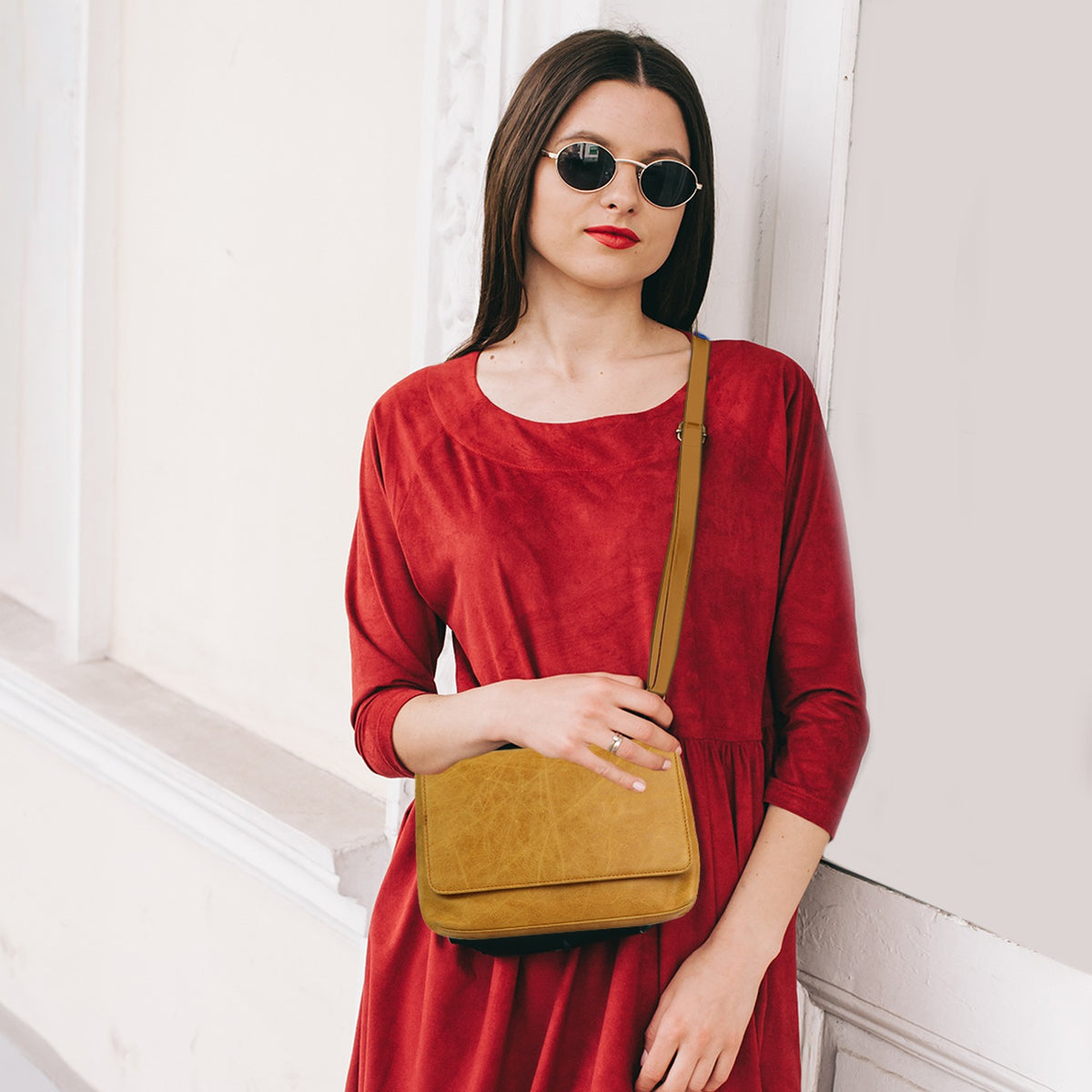 Olive Green Minimalist sling Bag – Chic Everyday Shoulder Bag