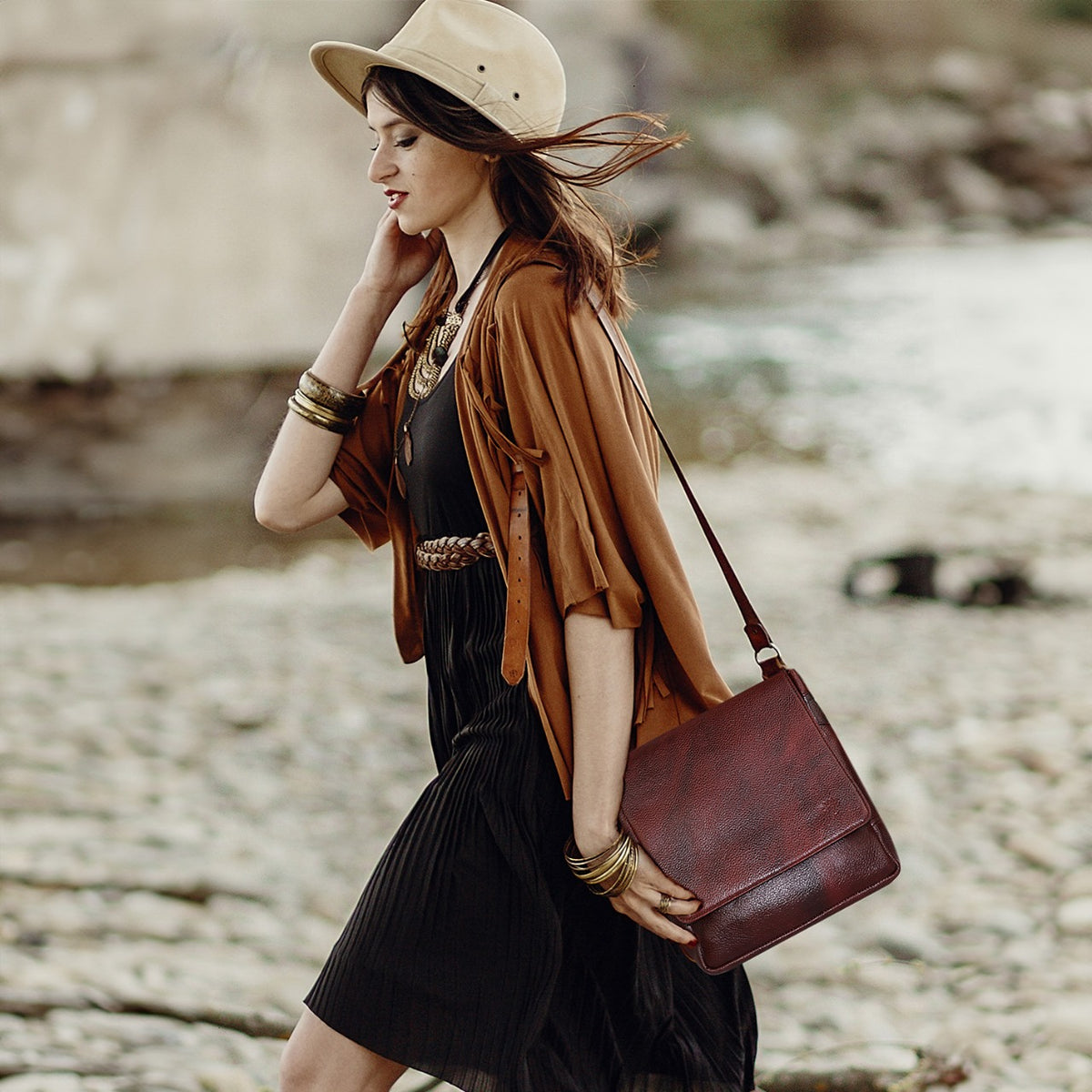 Classic Brown Messenger Bag – Stylish & Functional Sling Bag